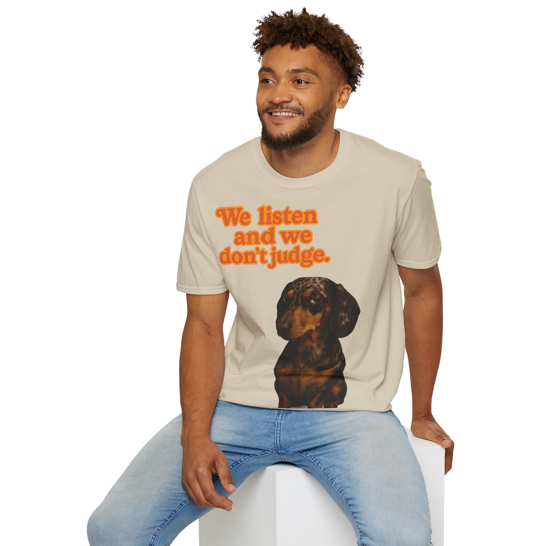 Dackel Shirt – „We listen and we don’t judge.“ | Lustiges Hunde T-Shirt – Freches Satire-Design für mutige Statements | True Insights