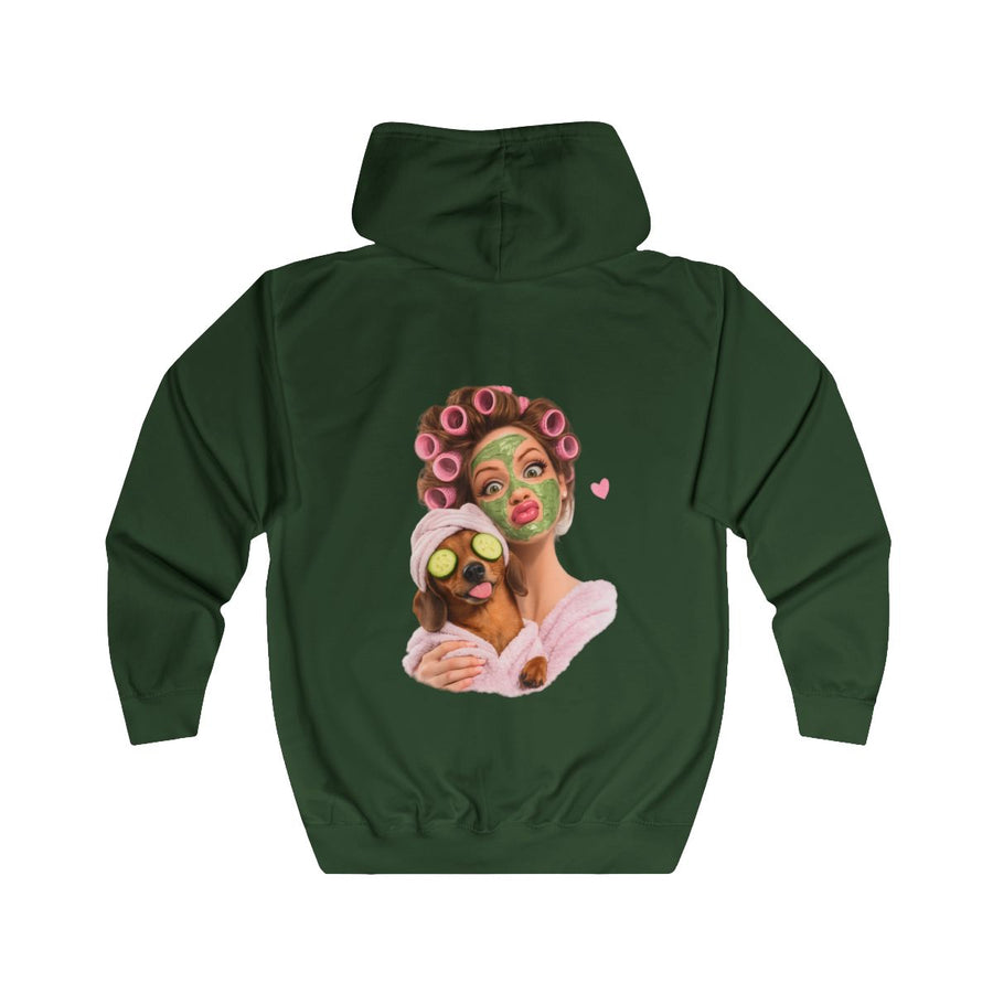 Dackel Sweatjacke „Dackel Spa“ – Zip-Hoodie mit Rückendruck – Bottle Green