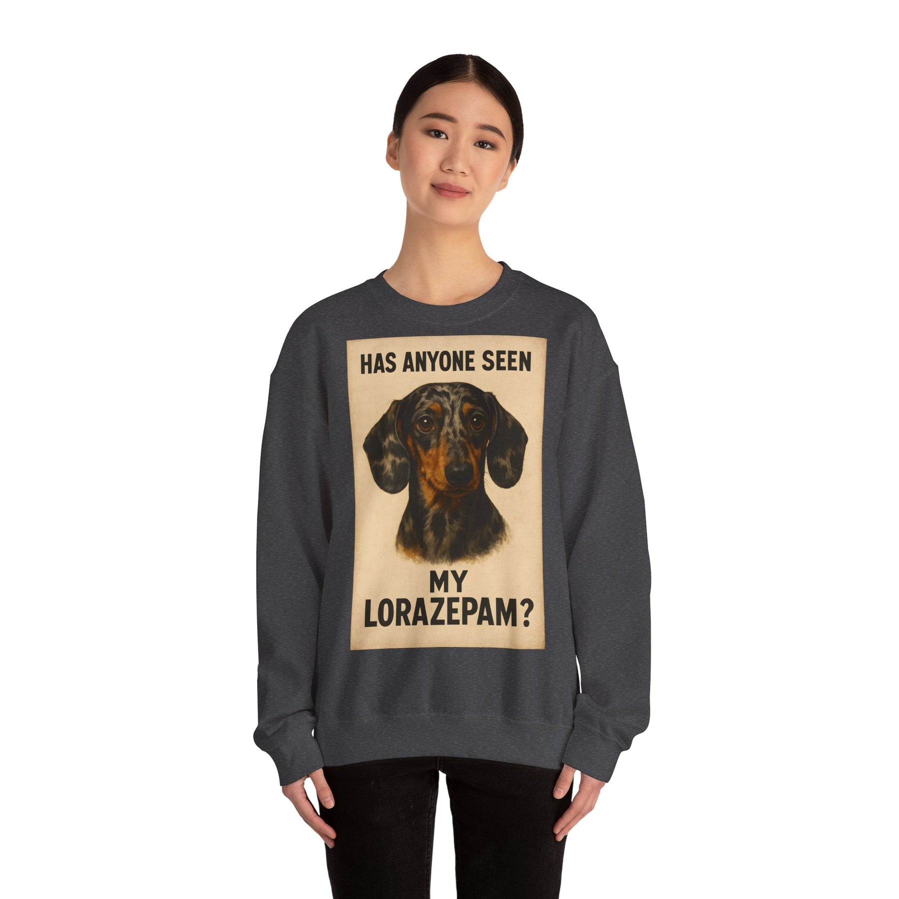 Dackel Sweatshirt – „Has anyone seen my Lorazepam?“ | Lustiger Pullover für Hundefreunde mit schwarzem Humor – Lustiges Sweatshirt | True Insights – Bild 52