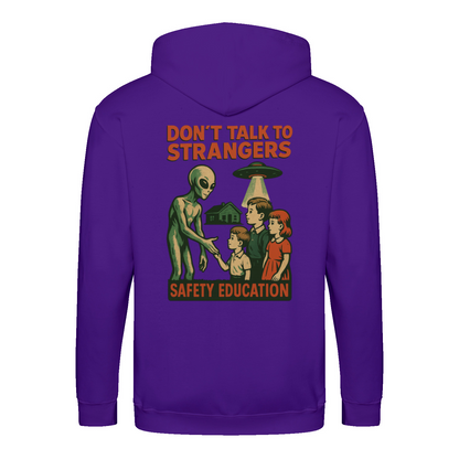 Don’t Talk to Strangers Zip Hoodie | Satirisches Alien-Motiv im Retro-Stil | Warnung im 50s Design 📝 Meta-Beschreibung:-Zip Hoodie-True Insights