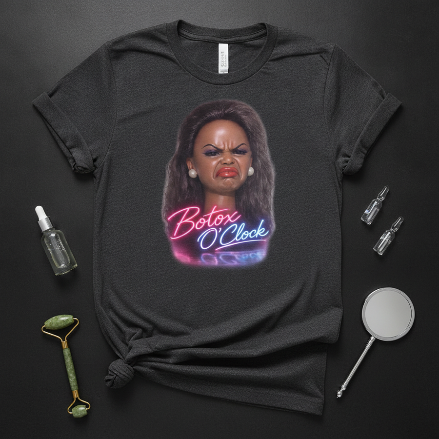 Beauty O'Clock T-Shirt – Lustiges Barbie Meme Statement Shirt