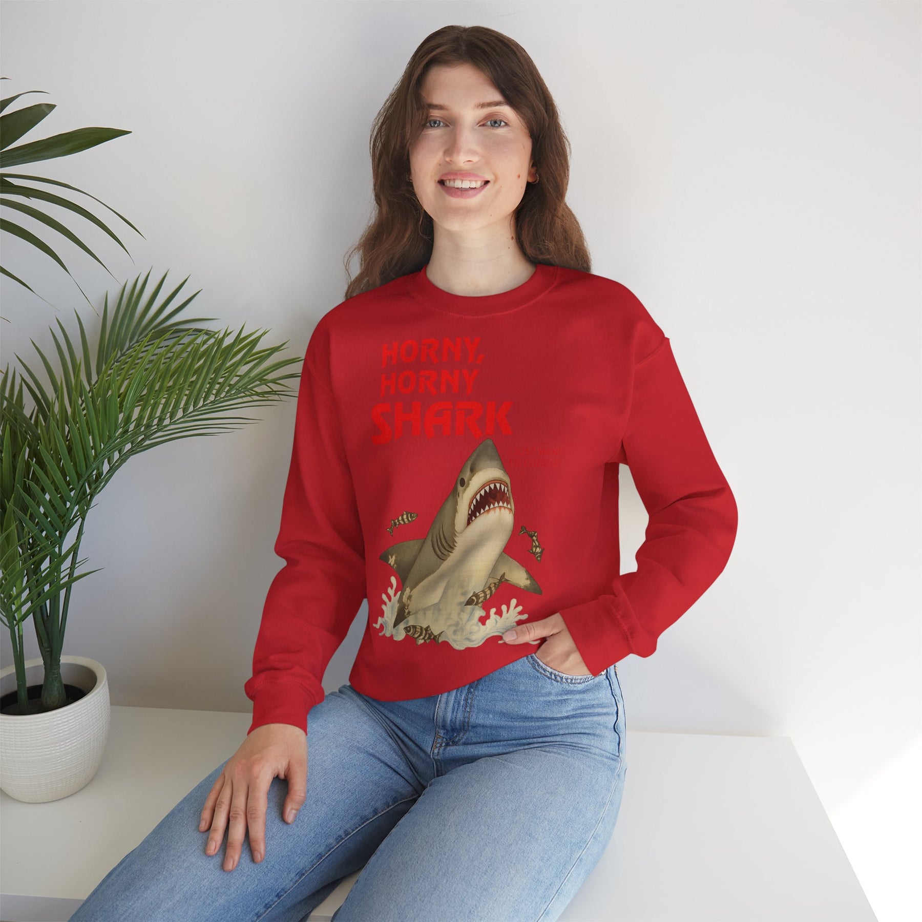 🦈 Horny, Horny Shark – Provokantes Sweatshirt mit Kuschelansage – Freches Satire-Design für mutige Statements | True Insights