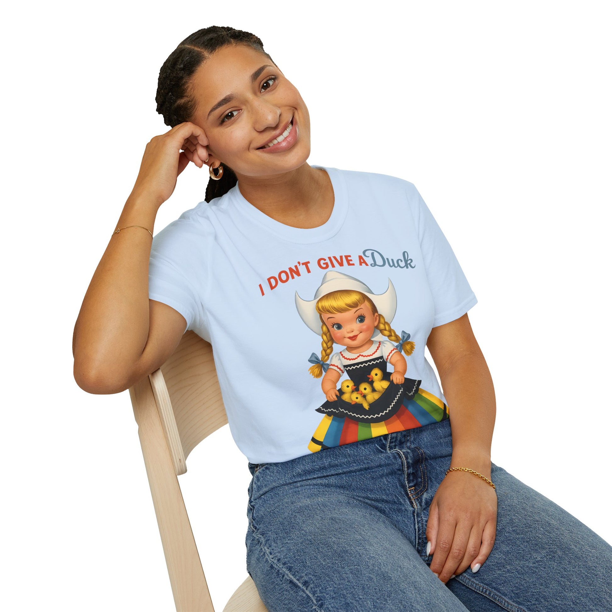 "I Don't Give a Duck | Nostalgisches Vintage-Mädchen mit Küken – Humorvoll & Originell" – Freches Satire-Design für mutige Statements | True Insights