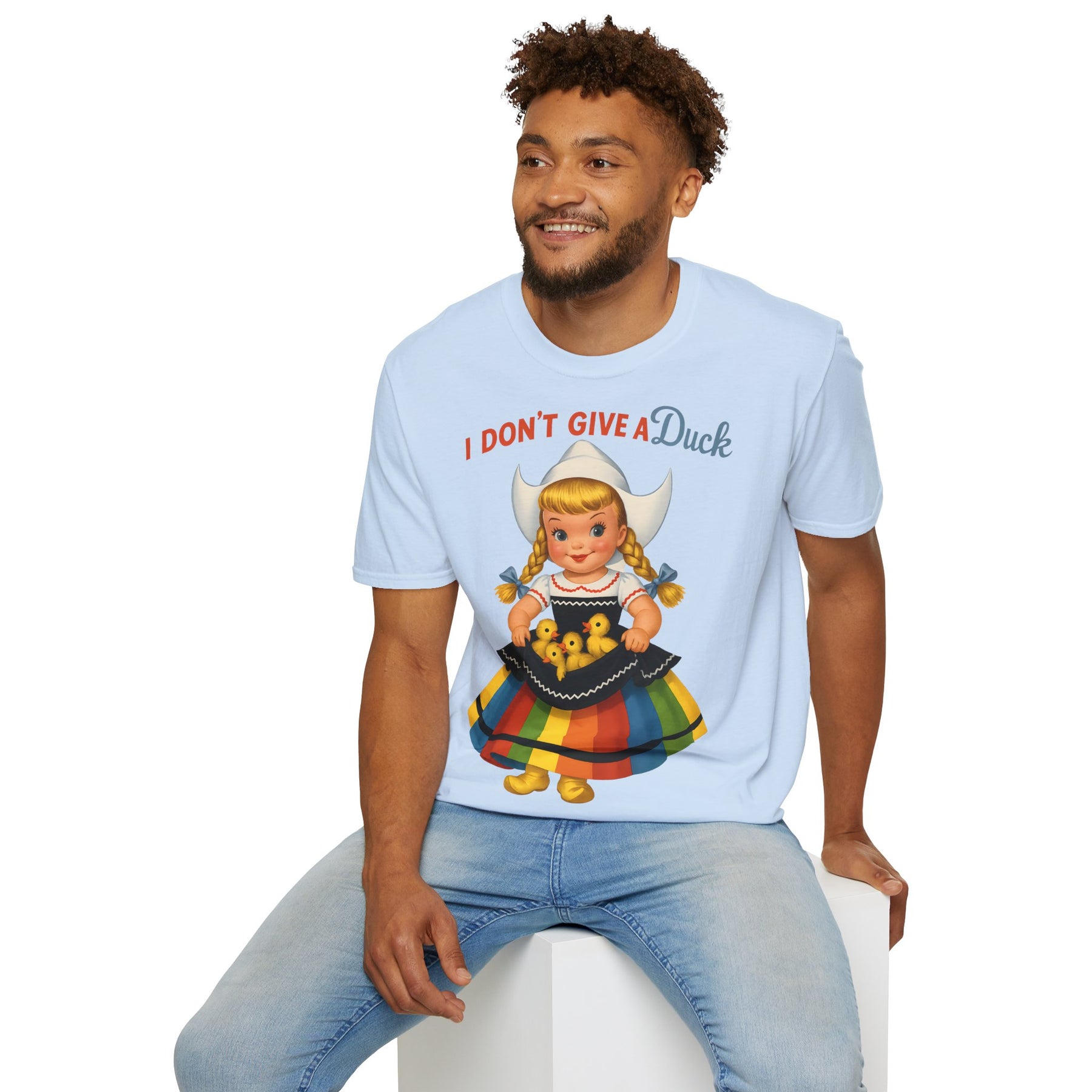 "I Don't Give a Duck | Nostalgisches Vintage-Mädchen mit Küken – Humorvoll & Originell" – Freches Satire-Design für mutige Statements | True Insights