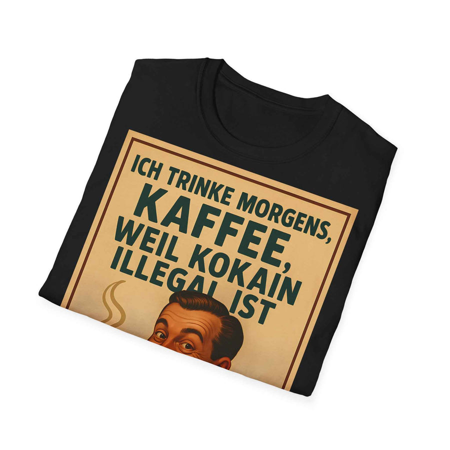 Vorderansicht eines anthrazitfarbenen T‑Shirts mit retro 50er-Jahre Kaffee-Slogan, fotografiert von True Insights.
