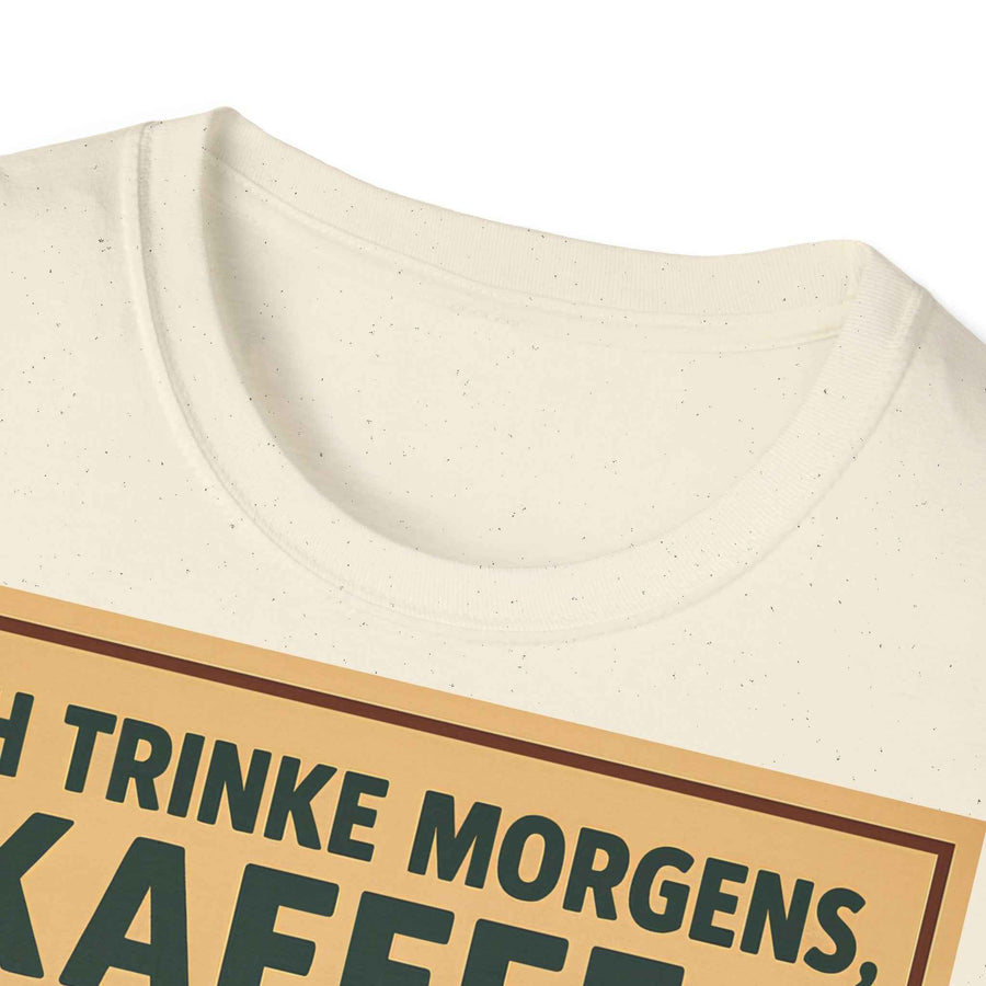 Zeigt ein anthrazitfarbenes T‑Shirt in Frontansicht mit retro Kaffee-Slogan und 50er-Jahre-Grafik, aus dem Sortiment von True Insights.