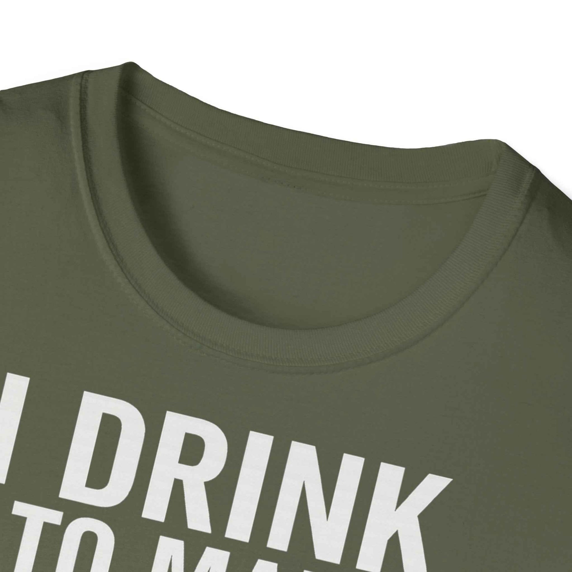 I drink to make other people more interesting – Ernest Hemingway Zitat auf T-Shirt