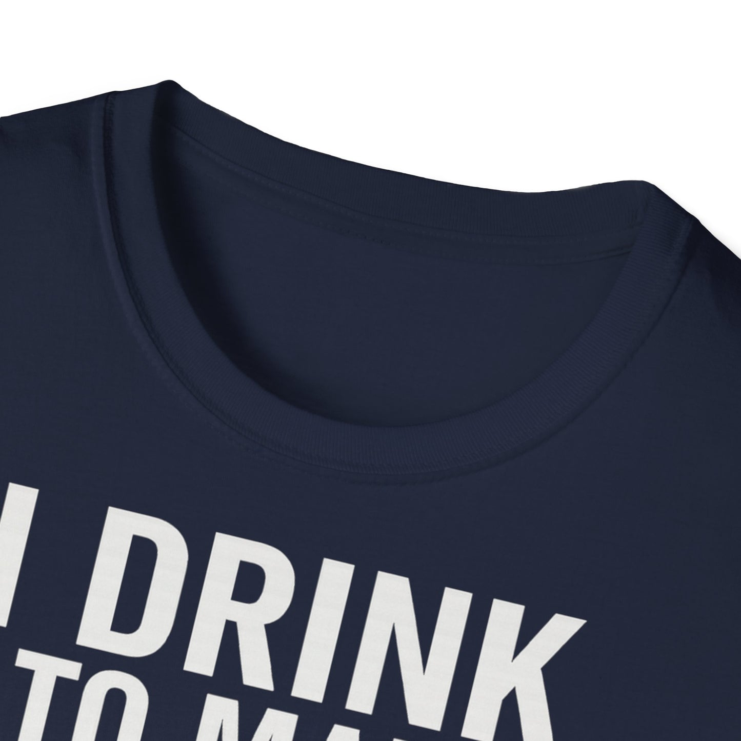 „I drink to make other people more interesting.“ no Background – Ernest Hemingway – Freches Satire-Design für mutige Statements | True Insights