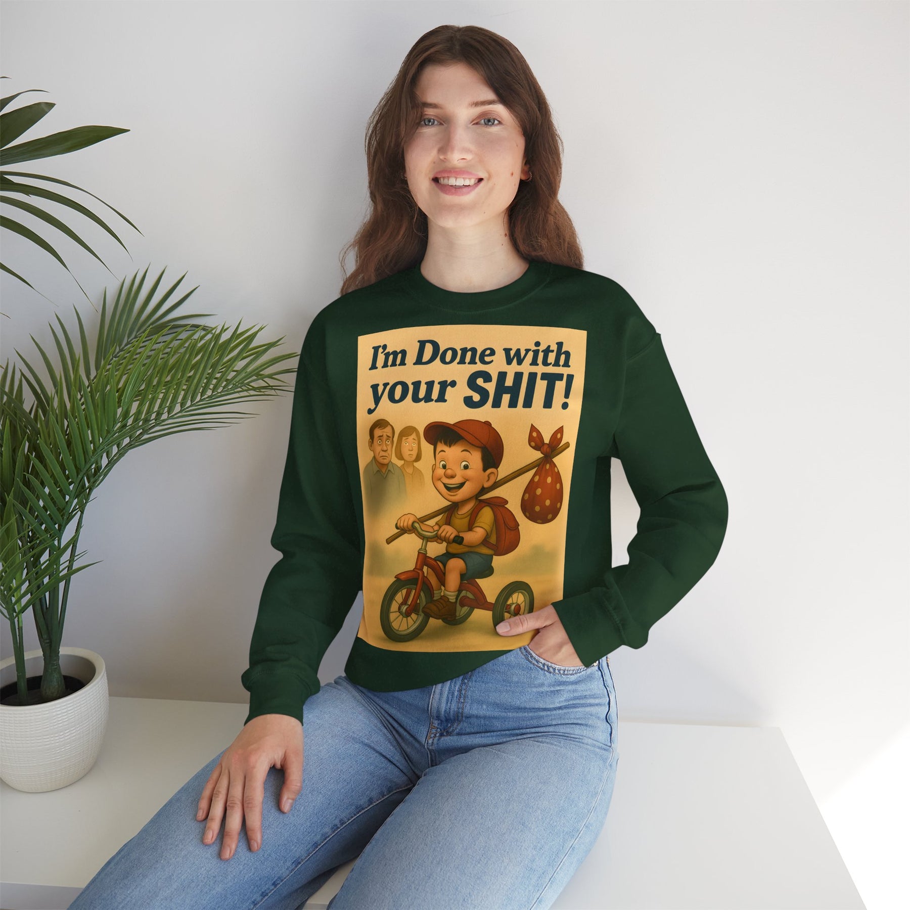 Zeigt aschgraues Sweatshirt mit Retro-Motiv eines Jungen auf Dreirad und frechem Schriftzug, aus dem Sortiment von True Insights.