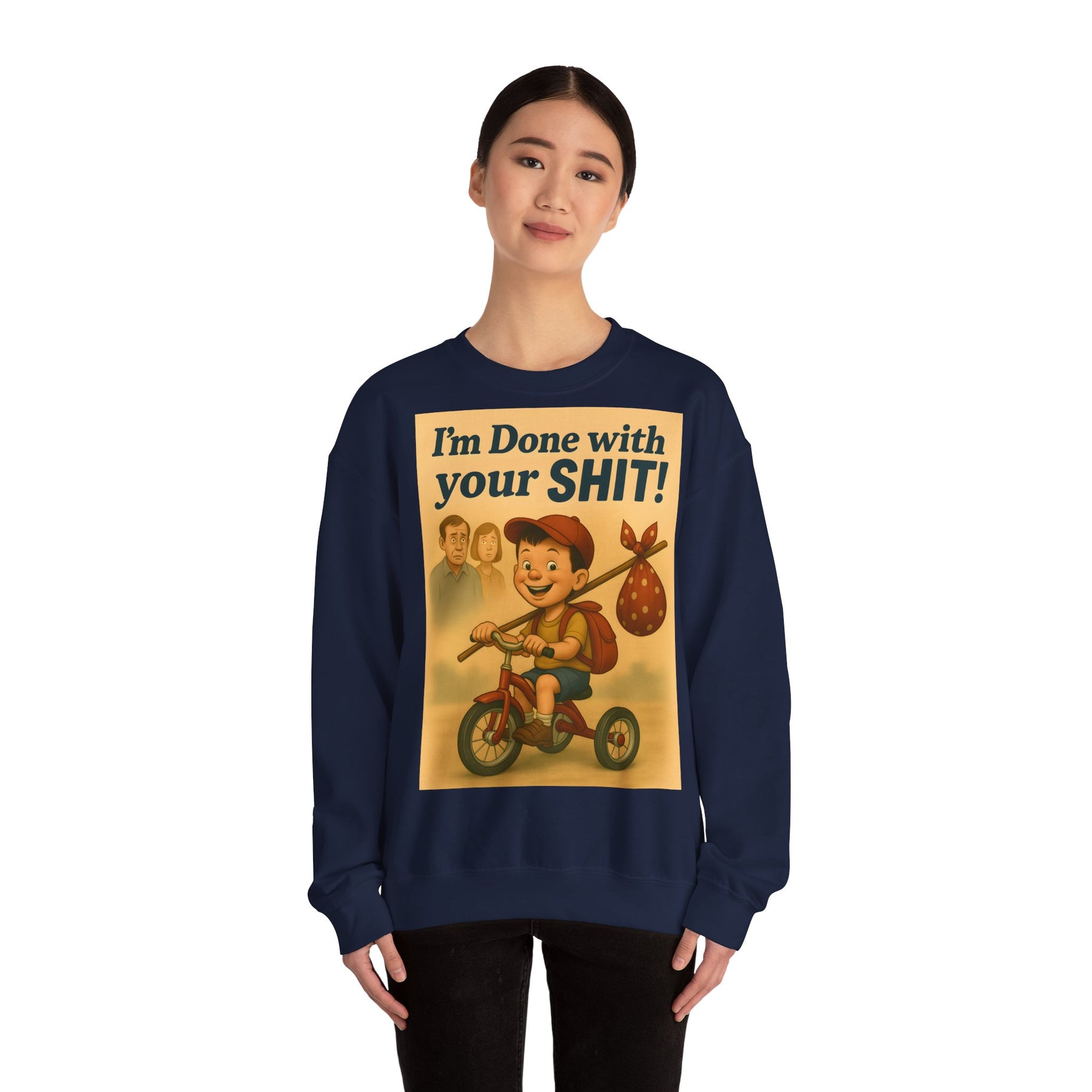 Frontansicht zeigt aschgraues Sweatshirt mit Retro-Motiv eines grinsenden Jungen auf Dreirad und frechem Spruch von True Insights.