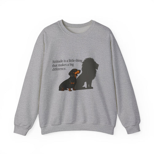 Inspirierendes Sweatshirt – Dackel mit Löwenschatten „Attitude“ – Lustiges Sweatshirt | True Insights – Bild 1