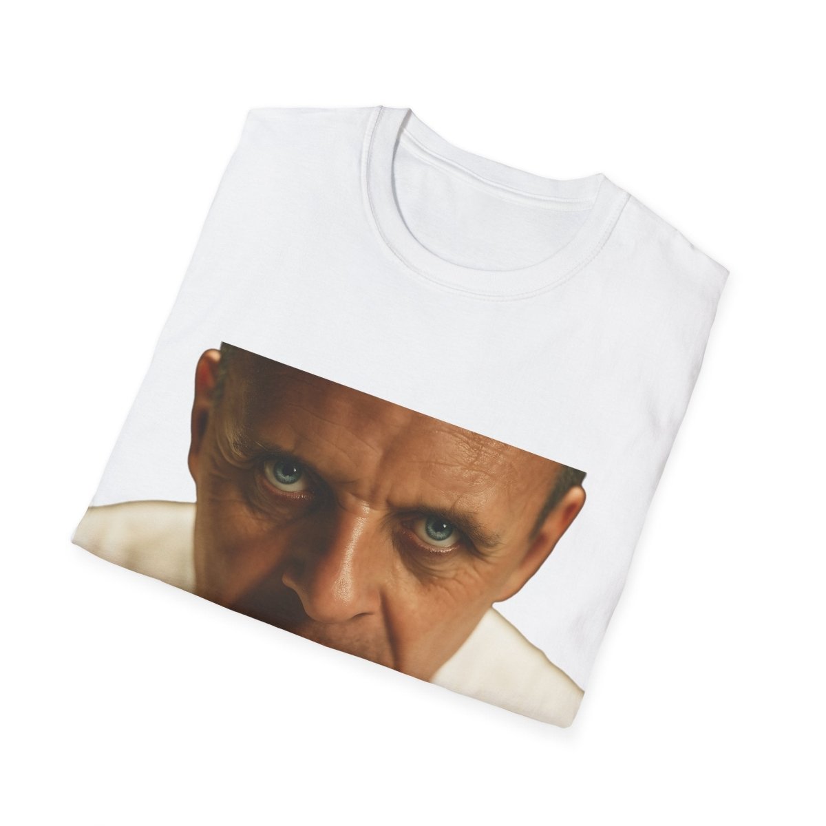 Intensivblick – Kultfilm-Charakter auf Shirt | Satirisches Film-T-Shirt für echte Cineasten – Freches Satire-Design für mutige Statements | True Insights