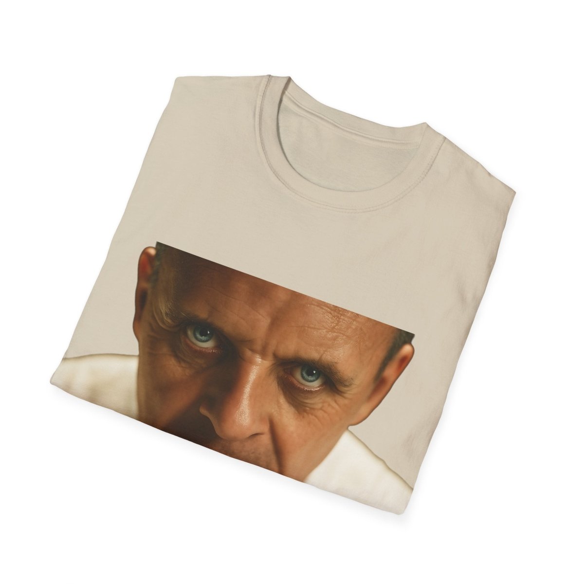 Intensivblick – Kultfilm-Charakter auf Shirt | Satirisches Film-T-Shirt für echte Cineasten – Freches Satire-Design für mutige Statements | True Insights