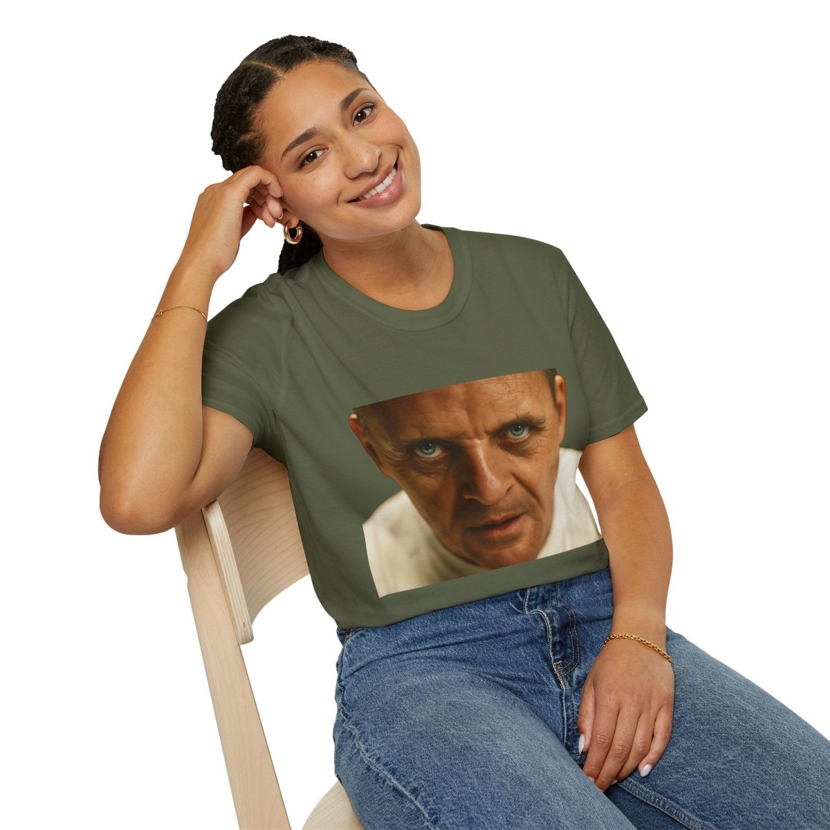 Intensivblick – Kultfilm-Charakter auf Shirt | Satirisches Film-T-Shirt für echte Cineasten – Freches Satire-Design für mutige Statements | True Insights