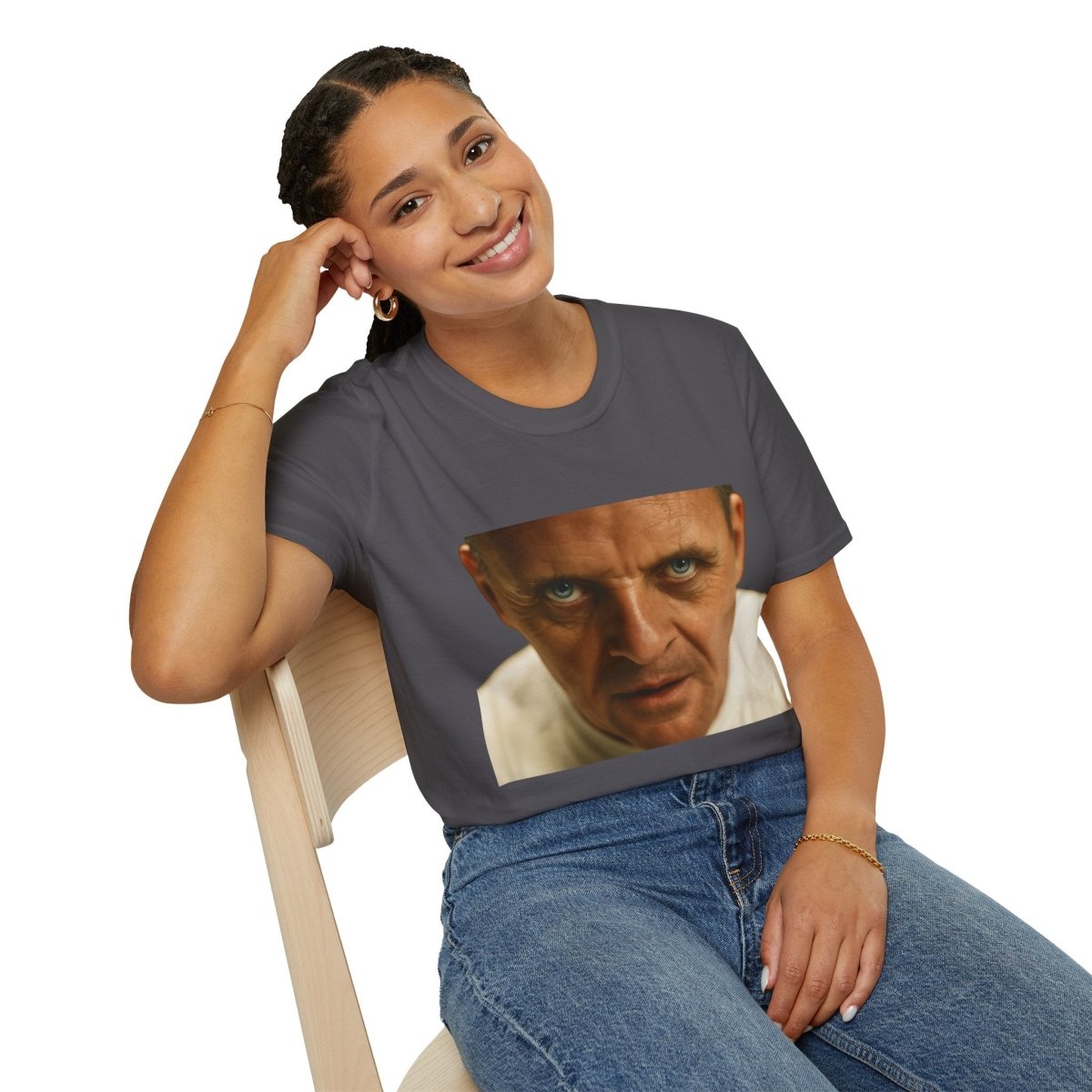 Intensivblick – Kultfilm-Charakter auf Shirt | Satirisches Film-T-Shirt für echte Cineasten – Freches Satire-Design für mutige Statements | True Insights