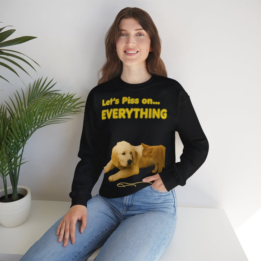 Vintage Motiv – Let’s Piss on Everything – Satirisches Sweatshirt mit Hund & Katze | True Insights Design mit Humor