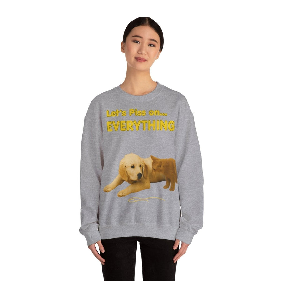 Vintage Motiv – Let’s Piss on Everything – Satirisches Sweatshirt mit Hund & Katze | True Insights Design mit Humor