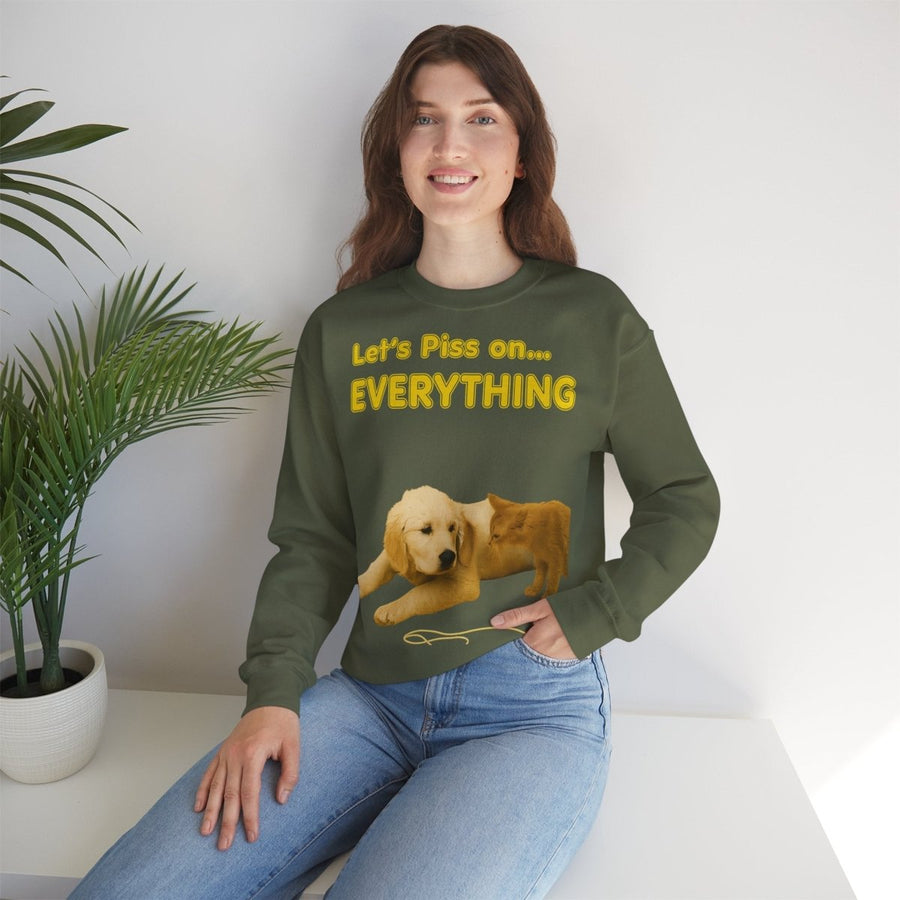 Vintage Motiv – Let’s Piss on Everything – Satirisches Sweatshirt mit Hund & Katze | True Insights Design mit Humor
