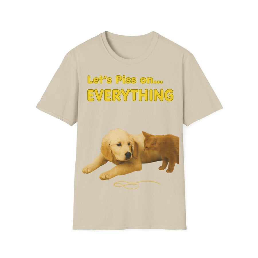 Beiges T-Shirt mit gelbem Text und Illustration eines Golden Retrievers und einer roten Katze im Retro Kinderbuch-Satire-Stil von True Insights.