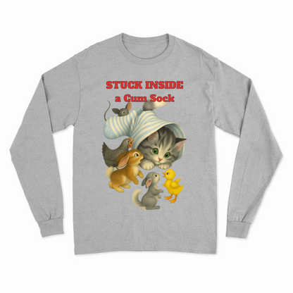 Stuck Inside a Gum Sock Sweatshirt – Satirisches Retro-Design mit Katze & Chaos-Charme