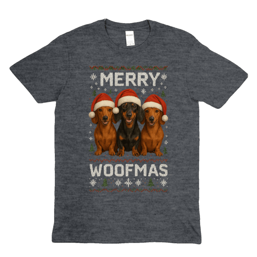 Anthrazites T-Shirt mit Schriftzug Merry-Woofmas und drei Dackeln in Weihnachtsmaenzen im Ugly-Sweater-Stil fuer Hundefreunde.
