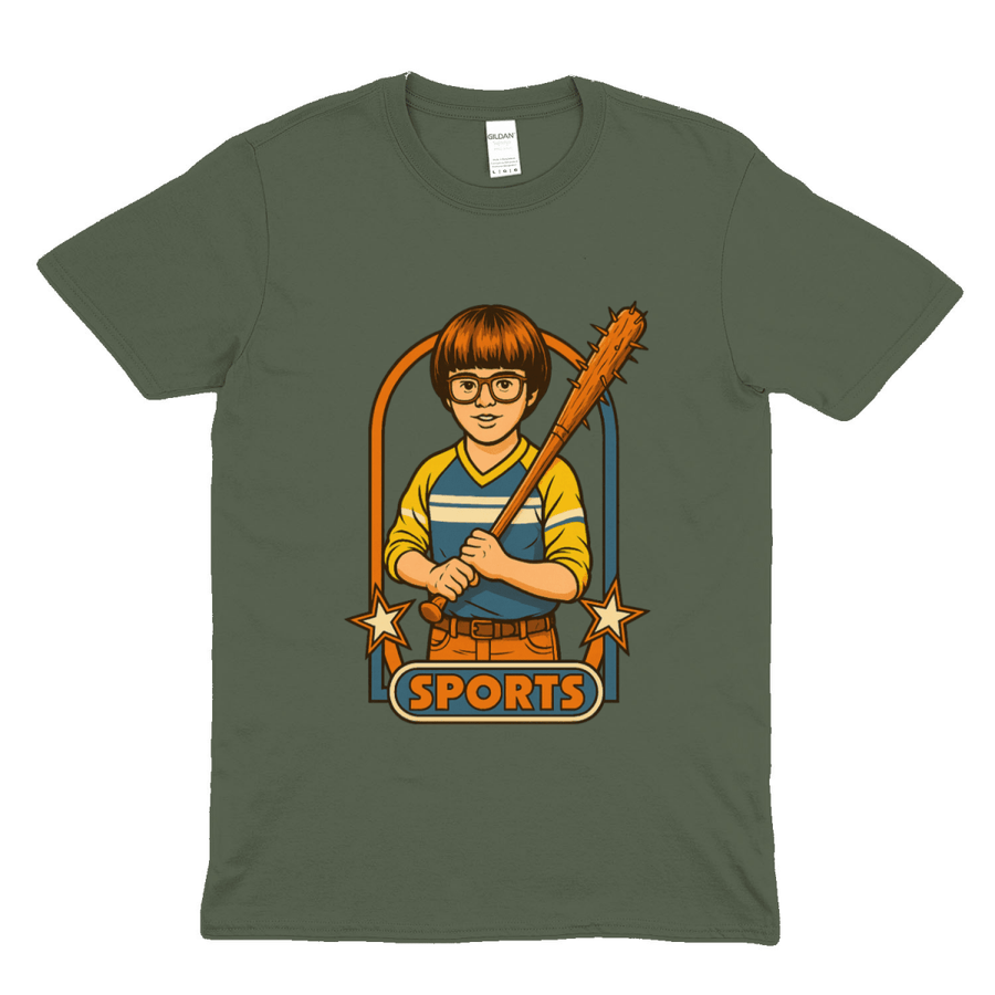 Olivgruenes T-Shirt mit Retro-Illustration eines Jungen mit Baseball-Schlaeger und Sports-Schriftzug im Vintage-Comic-Stil fuer Popkultur-Fans. True Insights.