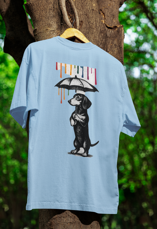 Dackel „Color Rain“ – Urban Street-Art T-Shirt mit buntem Farbregen