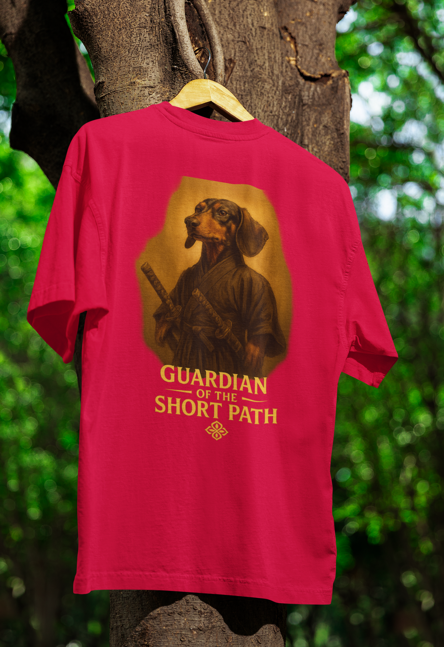 Dackel „Guardian of the Short Path“ – Street-Art Fantasy T-Shirt