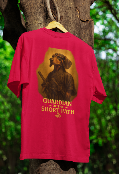 Dackel „Guardian of the Short Path“ – Street-Art Fantasy T-Shirt