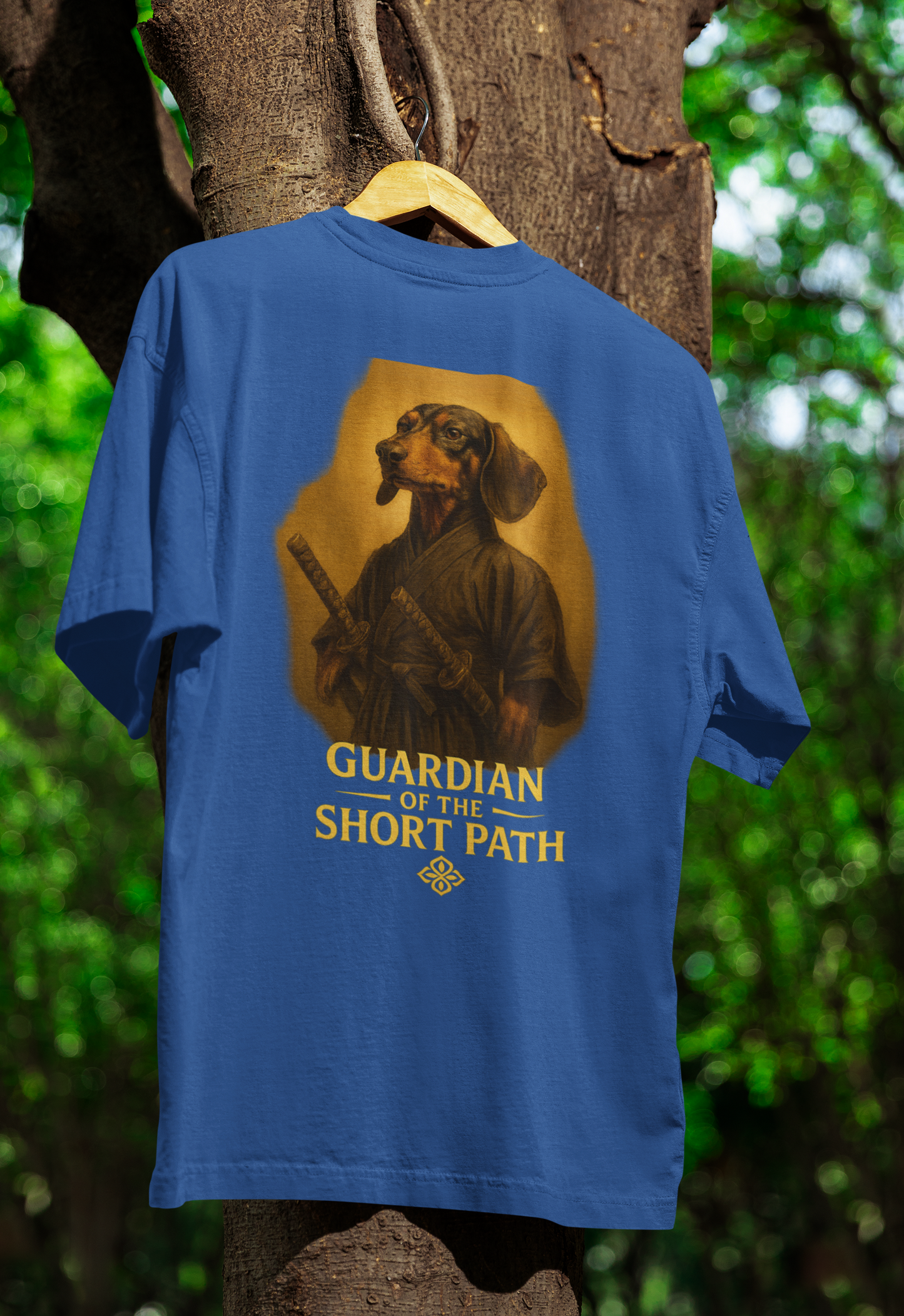 Dackel „Guardian of the Short Path“ – Street-Art Fantasy T-Shirt
