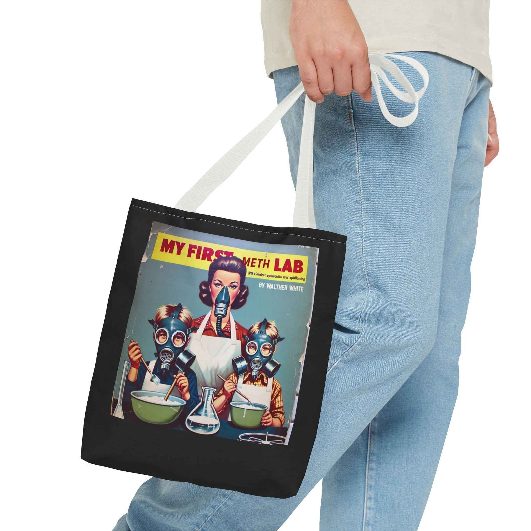 Detailansicht einer schwarzen Tote Bag mit Retro-Motiv eines Chemielabors und dem Spruch My First Meth Lab von True Insights