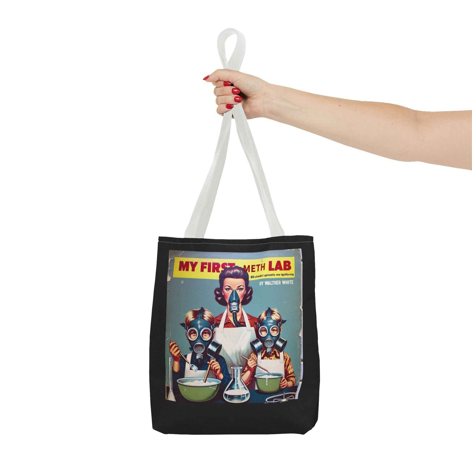 Schwarze Tote Bag mit Retro-Aufdruck „My First Meth Lab“ in seitlicher Ansicht, Henkel deutlich sichtbar, von True Insights