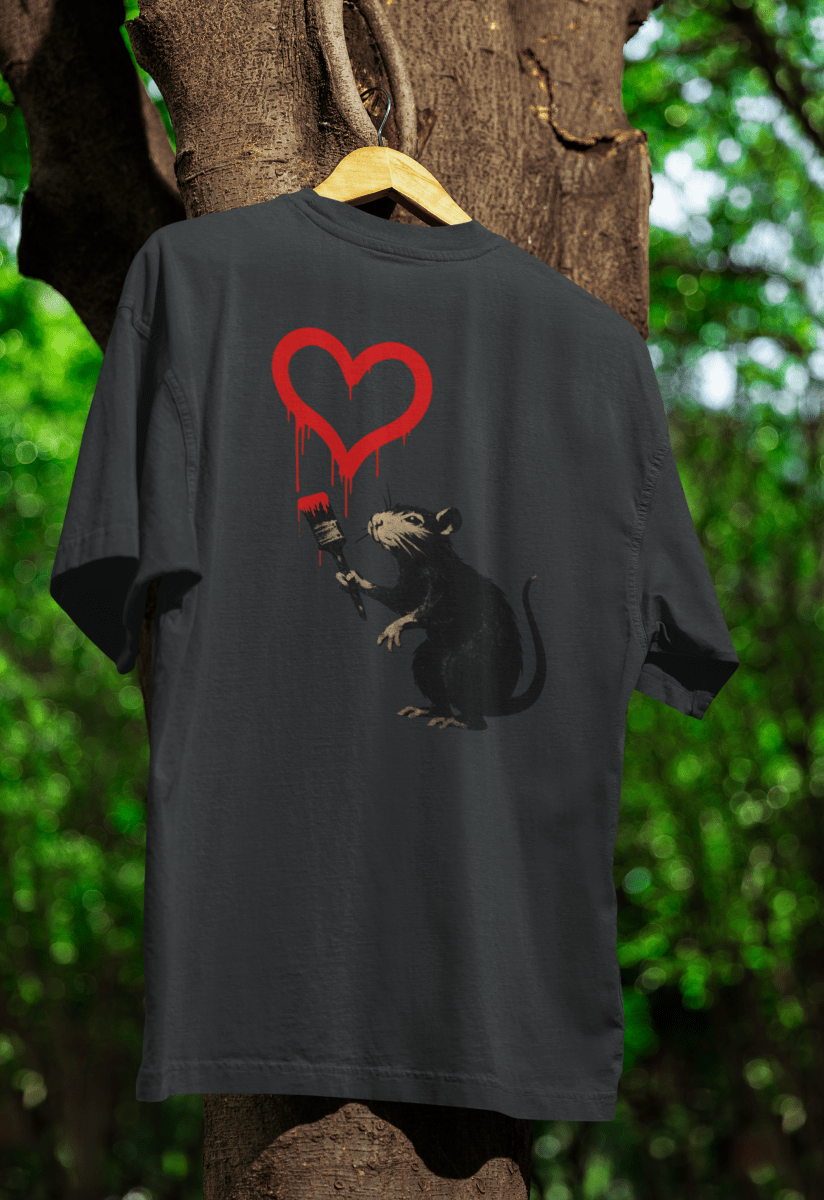 T-Shirt ›Ratte mit Herz‹ – Satirisches Streetart Motiv für Urban Wear-T-Shirt-True Insights