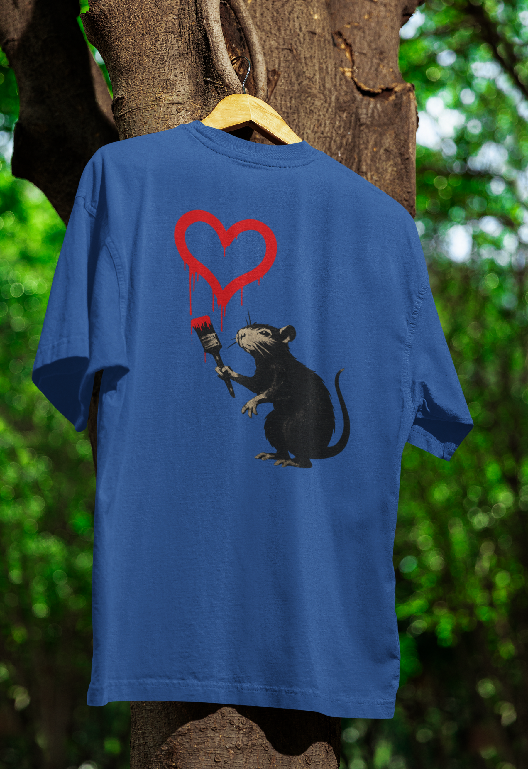 T-Shirt ›Ratte mit Herz‹ – Satirisches Streetart Motiv für Urban Wear-T-Shirt-True Insights