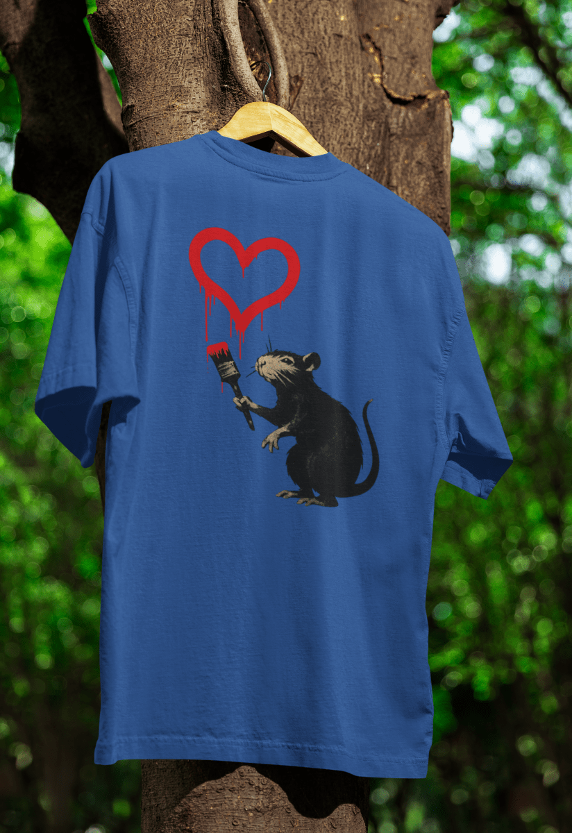 T-Shirt ›Ratte mit Herz‹ – Satirisches Streetart Motiv für Urban Wear-T-Shirt-True Insights