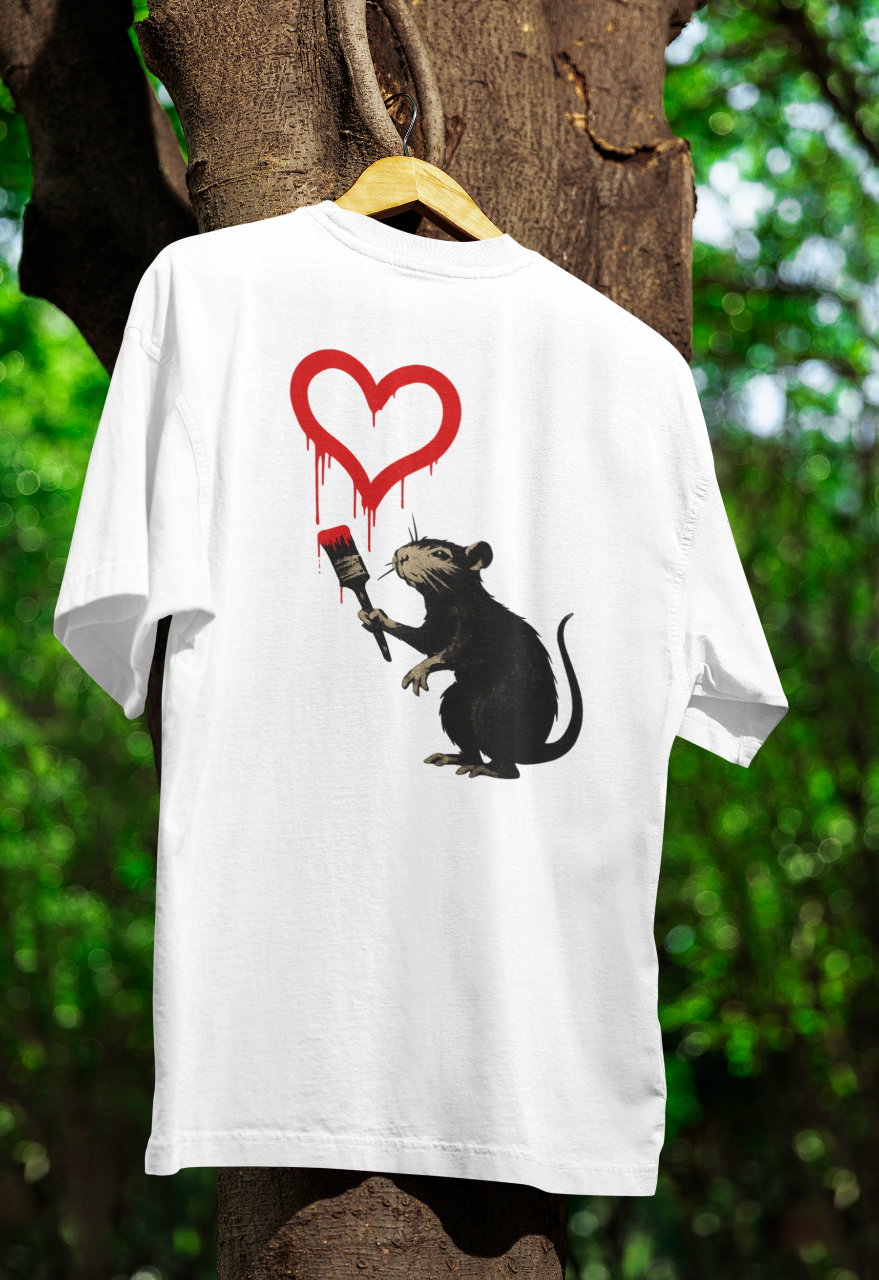 T-Shirt ›Ratte mit Herz‹ – Satirisches Streetart Motiv für Urban Wear-T-Shirt-True Insights