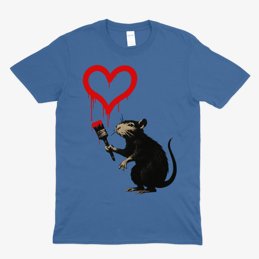 Blaues T-Shirt mit Ratte-malt-Herz im Banksy-inspirierten Street-Art-Stil fuer Urban-Wear-Fans.