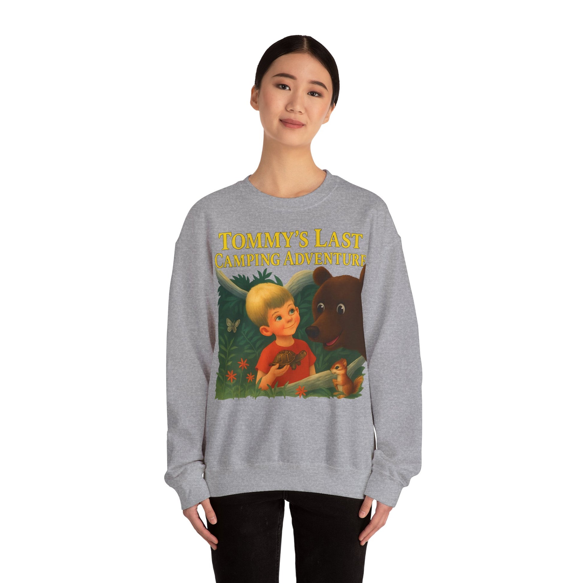 Sweatshirt – Tommy’s Last Camping Adventure Sweatshirt – Schwarzer Humor trifft Retro-Kinderbuchstil | True Insights Design mit Humor