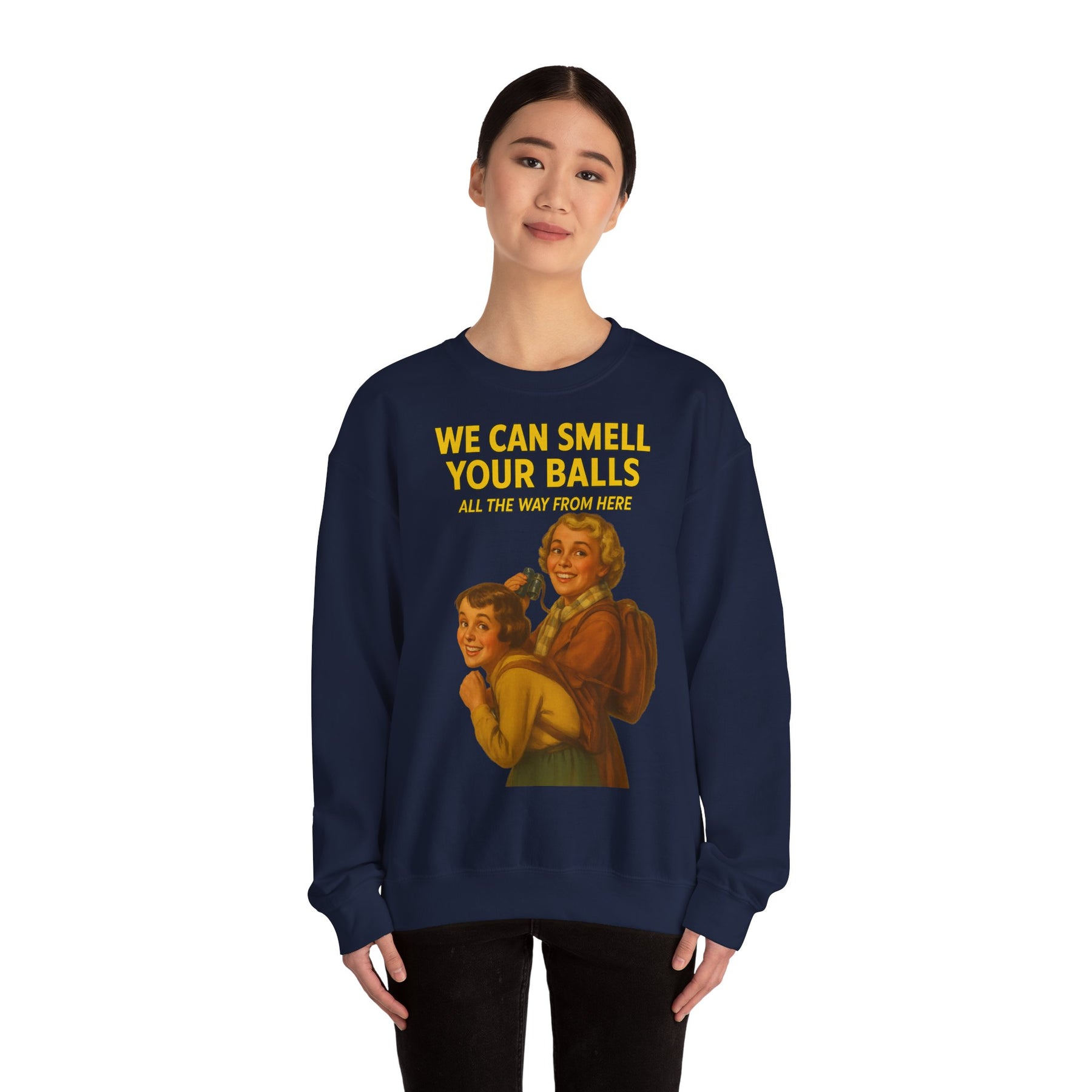 Sweatshirt – Vintage Sweatshirt – „We Can Smell Your Balls“ im Spioninnen-Stil | True Insights Design mit Humor