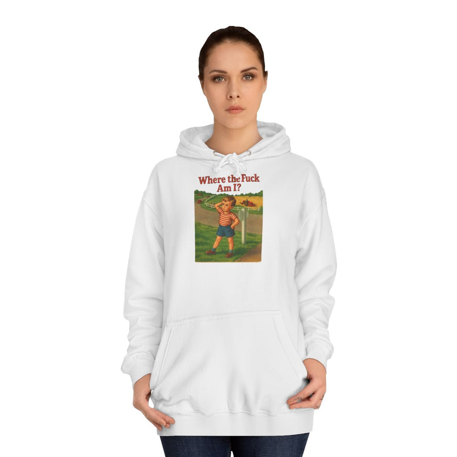 Vintage Hoodie „Where the F*ck Am I?“ – Retro-Bilderbuch mit Ansage – Arctic White – von Frau getragen