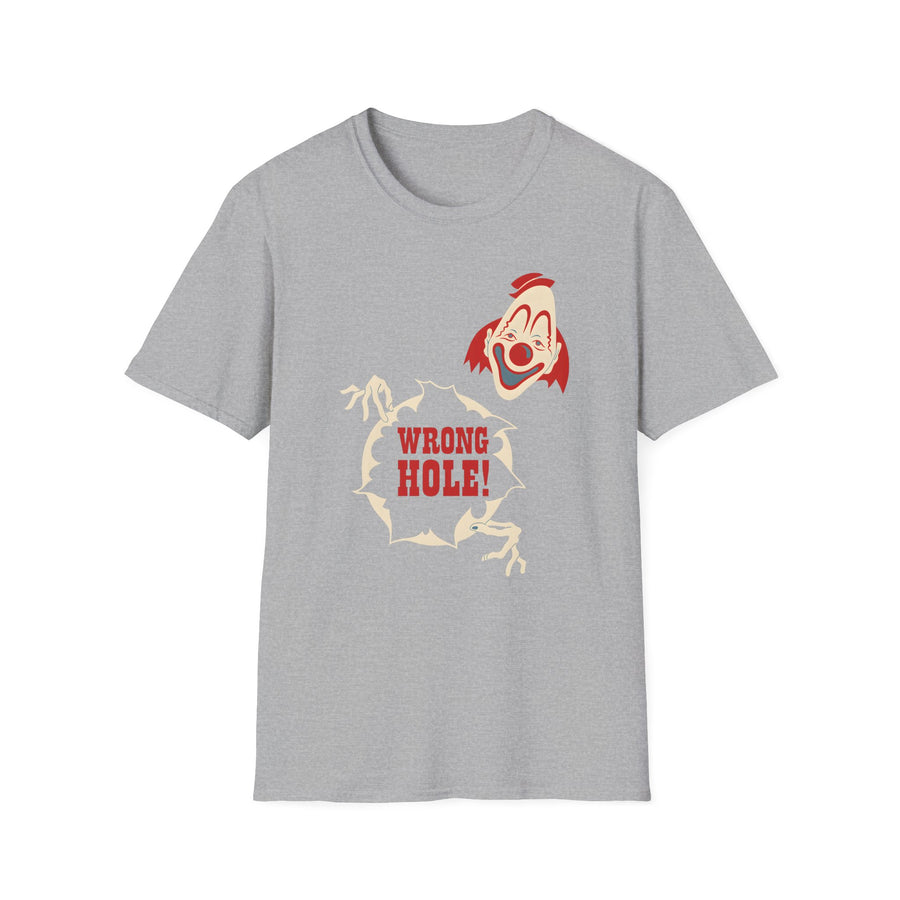 Graues T-Shirt mit lachender Clownsfigur und Loch-Motiv im Retro Horror-Stil von True Insights.