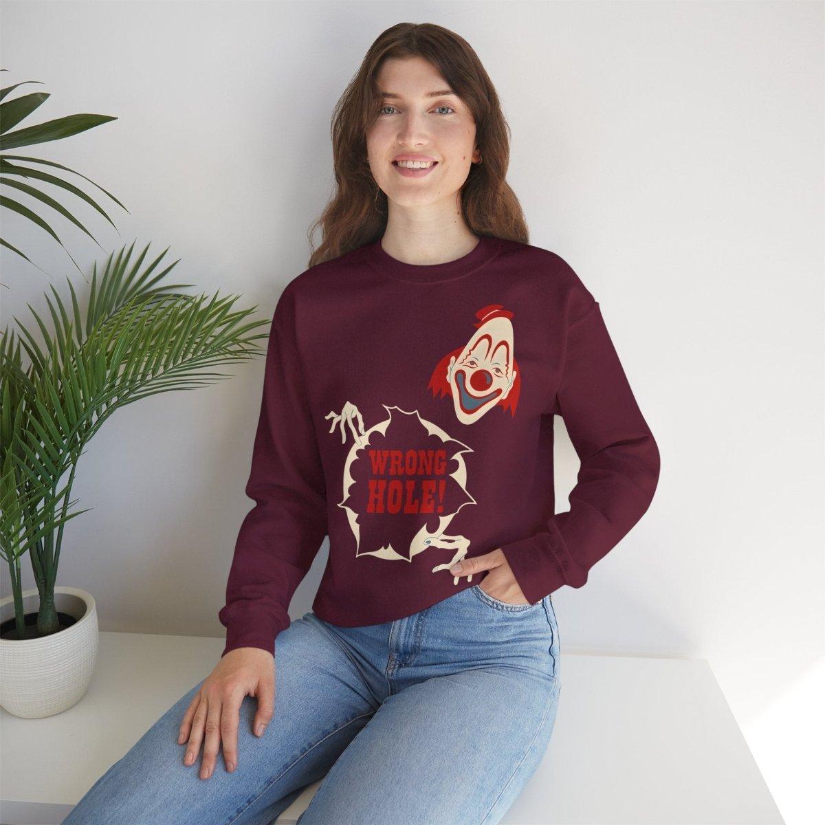 Sweatshirt – Wrong Hole! – Schwarzhumoriges Sweatshirt mit Clown-Design | True Insights Design mit Humor