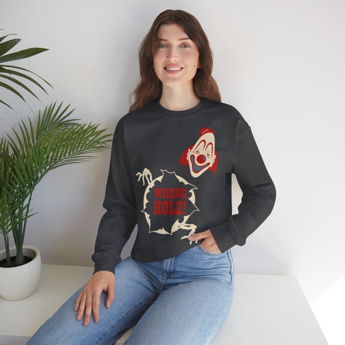 Sweatshirt – Wrong Hole! – Schwarzhumoriges Sweatshirt mit Clown-Design | True Insights Design mit Humor