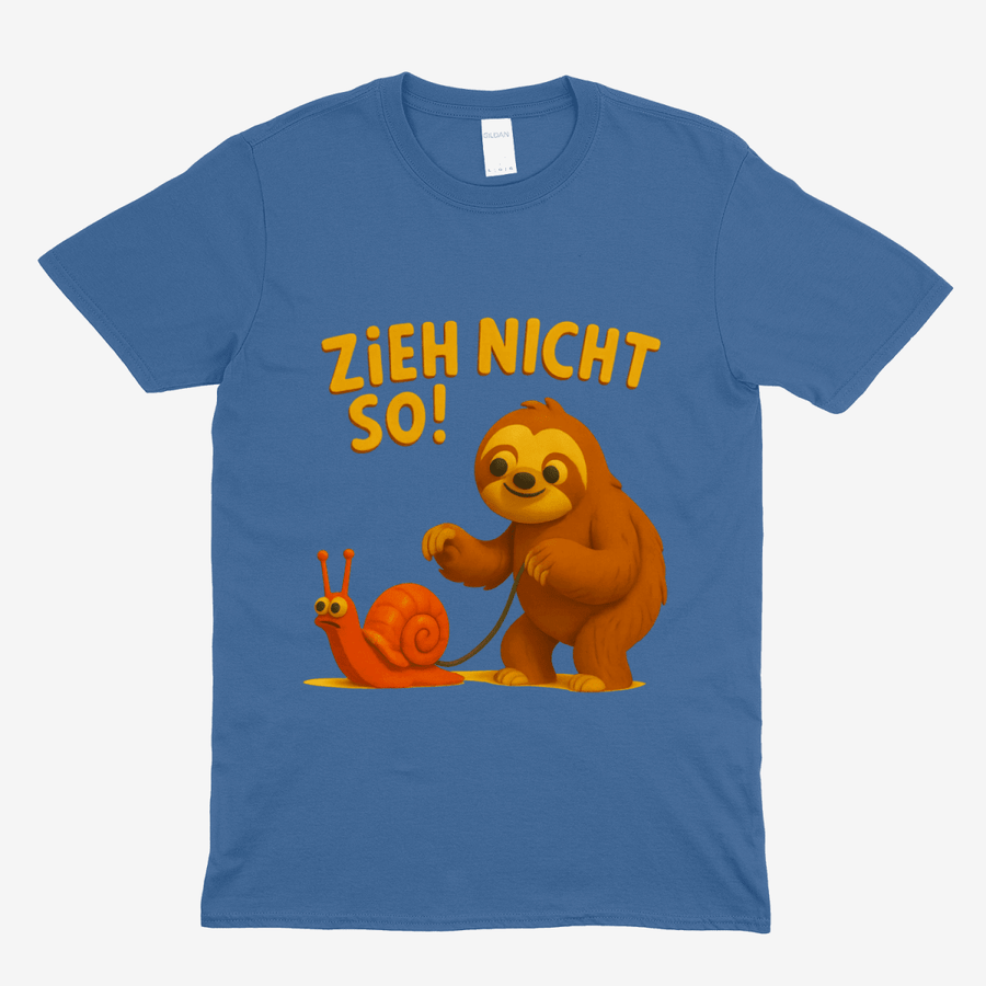 Blaues T-Shirt mit cartoon Faultier und Schnecke, German-Spruch Zieh nicht so in gelber Retro Kinderbuch-Satire Optik von True Insights.
